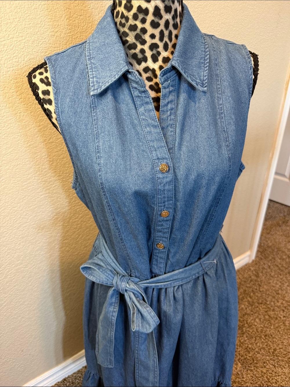 Draper James Blue Sleeveless Button-Front Denim Midi Dress with Tie Waist - Picture 2 of 8